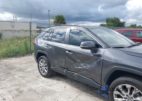 2022 Toyota Rav4 Limited z USA, uszkodzony, nr VIN 2T3Y1RFV8NW237457